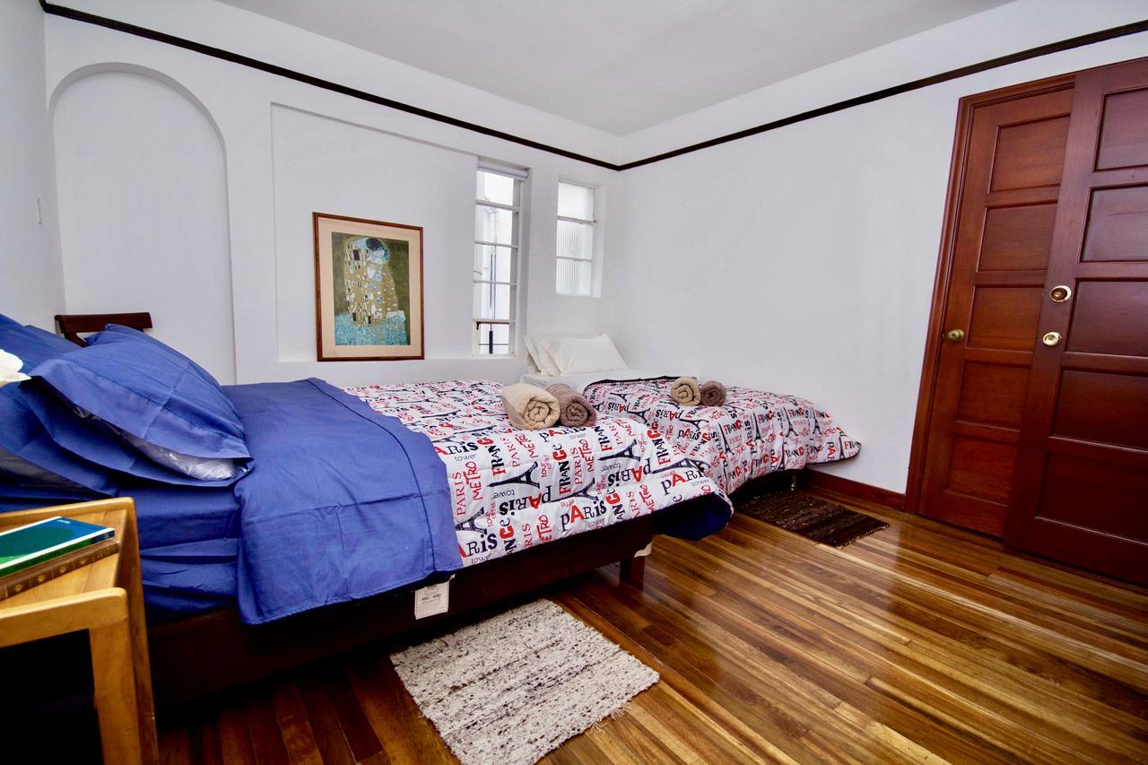 House For Groups - The Hostel Project Bogota Bagian luar foto
