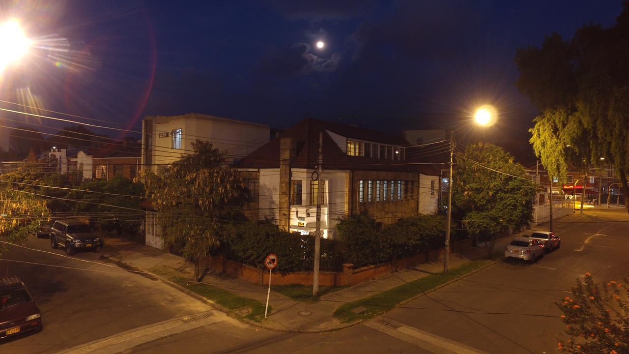 House For Groups - The Hostel Project Bogota Bagian luar foto