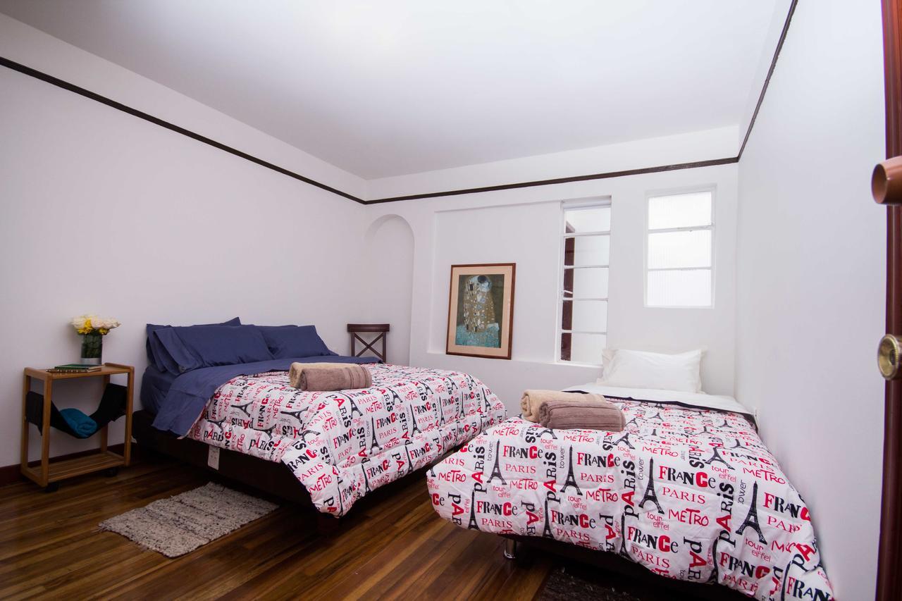 House For Groups - The Hostel Project Bogota Bagian luar foto