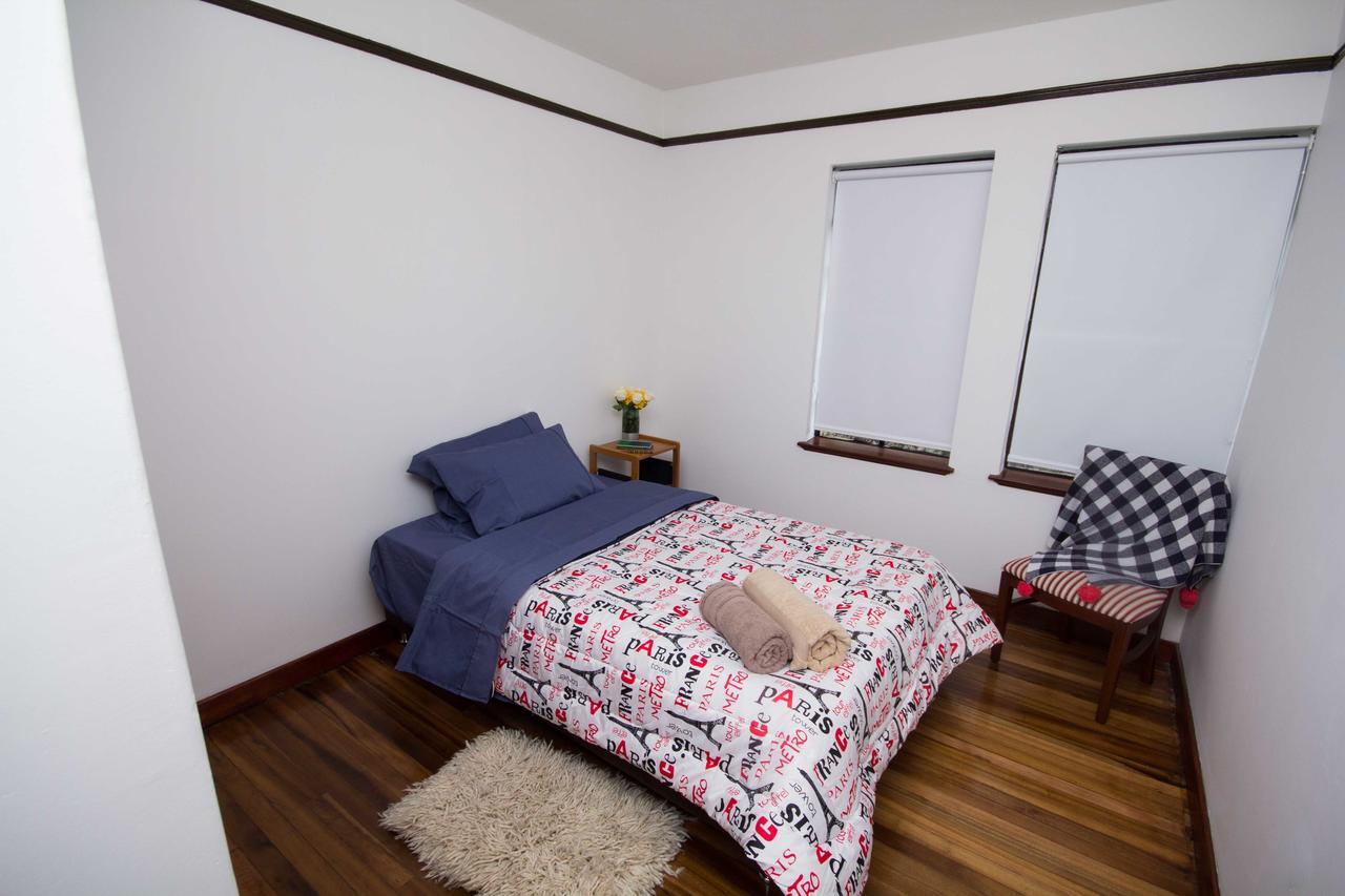 House For Groups - The Hostel Project Bogota Bagian luar foto